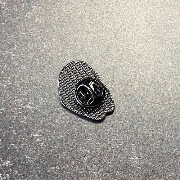 Eye in Mouth Pin Enamel Pin/ Brooch Lapel - Picture 5 of 6